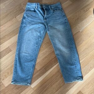 American Eagle Outfitters High Waisted Cropped Straight Jeans